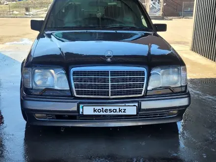 Mercedes-Benz E 200 1994 года за 1 200 000 тг. в Караганда – фото 13