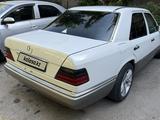 Mercedes-Benz E 220 1994 года за 2 200 000 тг. в Шымкент – фото 4