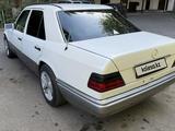 Mercedes-Benz E 220 1994 года за 2 200 000 тг. в Шымкент – фото 3