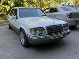 Mercedes-Benz E 220 1994 года за 2 200 000 тг. в Шымкент – фото 2