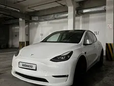 Tesla Model Y, 2023