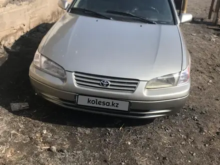 Toyota Camry 1998 года за 3 600 000 тг. в Узынагаш – фото 3