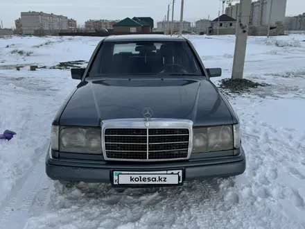 Mercedes-Benz E 200 1991 года за 950 000 тг. в Аксу – фото 2