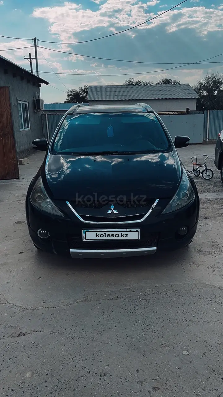 Mitsubishi Grandis, 2005