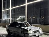 Mercedes-Benz E 320 1999 года за 3 500 000 тг. в Жанаозен