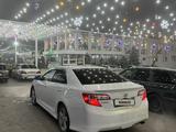 Toyota Camry 2014 года за 8 700 000 тг. в Шымкент – фото 3