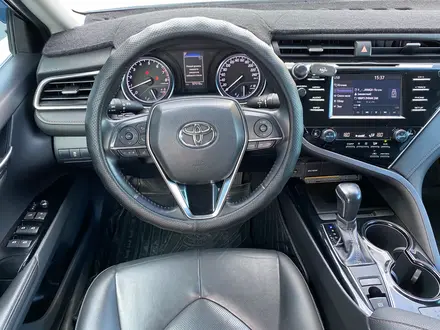 Toyota Camry 2018 года за 13 310 000 тг. в Шымкент – фото 11