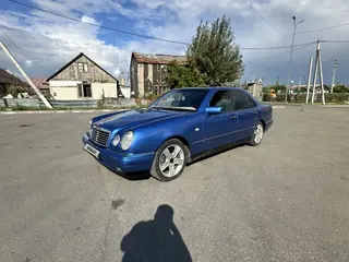 Mercedes-Benz E 230