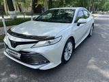 Toyota Camry 2020 года за 16 500 000 тг. в Шымкент