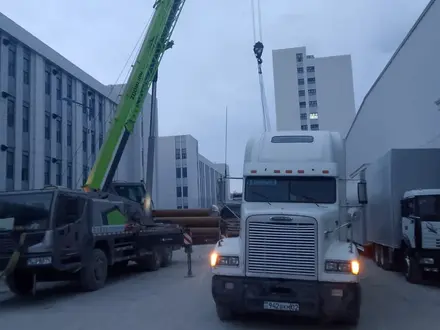 Freightliner  FLD 2000 года за 8 000 000 тг. в Алматы
