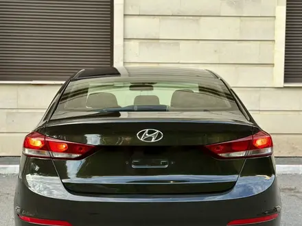 Hyundai Elantra 2018 года за 7 000 000 тг. в Астана – фото 4