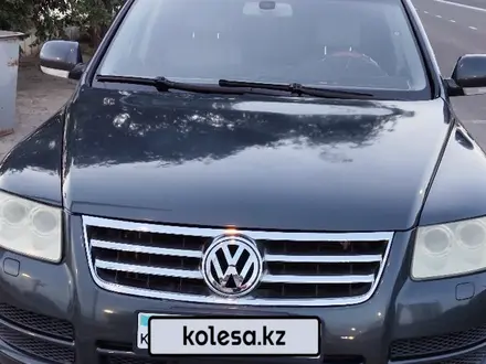 Volkswagen Touareg 2004 года за 2 600 000 тг. в Актау