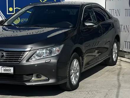 Toyota Camry 2013 года за 9 590 000 тг. в Семей – фото 3