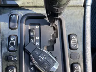 Mercedes-Benz E 320