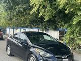Hyundai Elantra 2015 года за 4 000 000 тг. в Атырау – фото 3