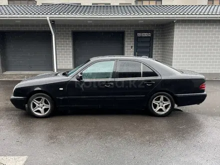 Mercedes-Benz E 230 1997 года за 2 200 000 тг. в Тараз – фото 9