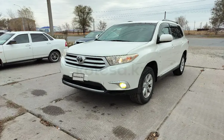 Toyota Highlander 2011 года за 8 300 000 тг. в Аксай