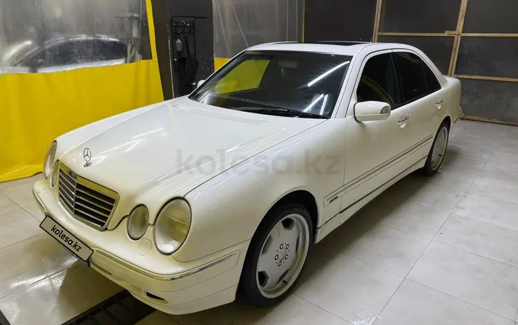 Mercedes-Benz E 320 2001 годаfor6 200 000 тг. в Жанаозен