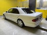 Mercedes-Benz E 320 2001 годаүшін6 200 000 тг. в Жанаозен – фото 3