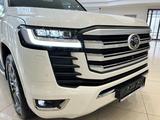 Toyota Land Cruiser Premium+ 2025 года за 76 690 000 тг. в Алматы – фото 3