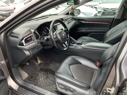 Toyota Camry 2018 года за 7 497 750 тг. в Алматы – фото 8