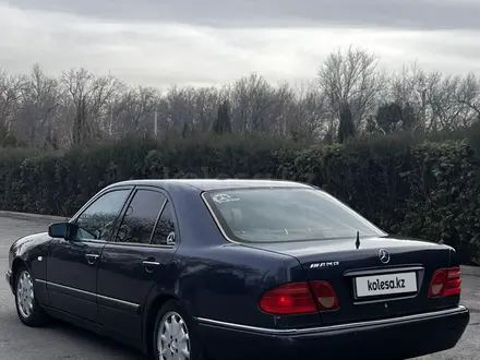 Mercedes-Benz E 280 1996 года за 2 000 000 тг. в Тараз – фото 4