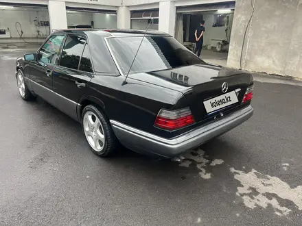 Mercedes-Benz E 320 1994 года за 2 700 000 тг. в Алматы – фото 7