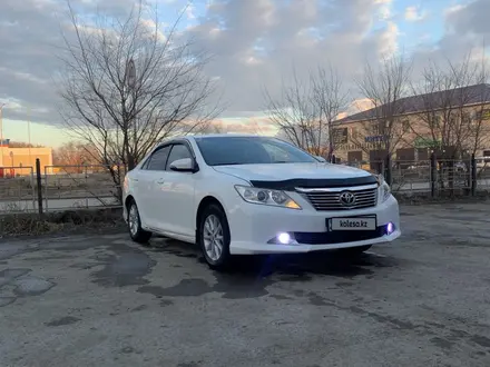 Toyota Camry 2013 года за 7 200 000 тг. в Актобе – фото 4