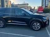 Hyundai Santa Fe 2019 годаүшін14 500 000 тг. в Атырау – фото 4