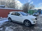 Mercedes-Benz ML 500 2006 годаfor7 000 000 тг. в Астана – фото 2
