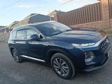 Hyundai Santa Fe 2019 года за 13 000 000 тг. в Алматы