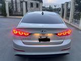 Hyundai Elantra 2018 года за 6 400 000 тг. в Атырау – фото 3