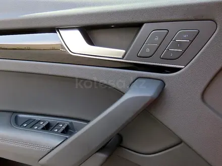 Audi Q5 2023 года за 23 244 365 тг. в Алматы – фото 11