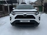 Toyota RAV4 2019 года за 15 500 000 тг. в Шымкент