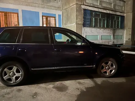 Volkswagen Touareg 2005 года за 4 600 000 тг. в Караганда – фото 5