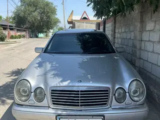 Mercedes-Benz E 320