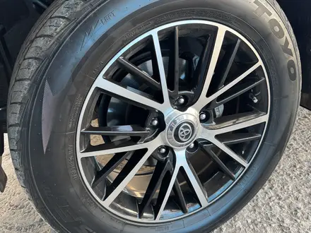 Шины с дисками в комплекте Toyota Lexus за 480 000 тг. в Алматы – фото 2