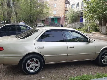 Toyota Camry 2001 года за 3 500 000 тг. в Караганда – фото 3