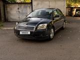 Toyota Avensis 2005 года за 3 600 000 тг. в Алматы – фото 2
