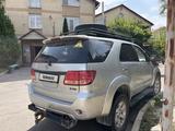 Toyota Fortuner 2006 года за 7 200 000 тг. в Алматы – фото 2