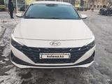 Hyundai Elantra 2022 года за 10 700 000 тг. в Астана – фото 2