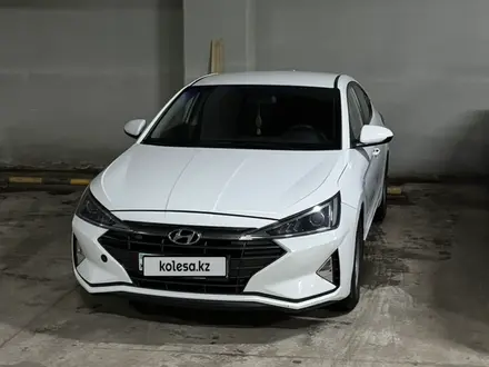 Hyundai Elantra 2019 года за 7 000 000 тг. в Астана