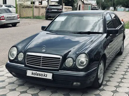 Mercedes-Benz E 280 1998 года за 2 800 000 тг. в Тараз – фото 3