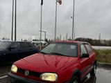 Volkswagen Golf 1993 годаүшін950 000 тг. в Астана – фото 3