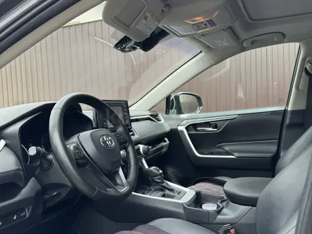 Toyota RAV4 2021 года за 15 000 000 тг. в Актобе – фото 3