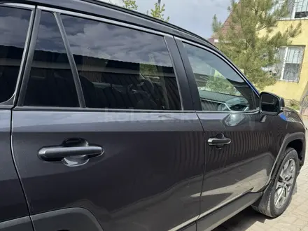 Toyota RAV4 2021 года за 15 000 000 тг. в Актобе – фото 2