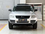 Volkswagen Touareg 2004 года за 3 190 000 тг. в Алматы – фото 2