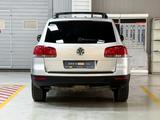 Volkswagen Touareg 2004 года за 3 190 000 тг. в Алматы – фото 5