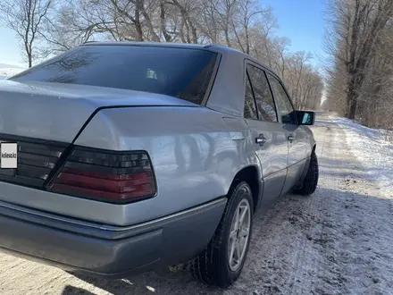 Mercedes-Benz E 230 1991 года за 1 500 000 тг. в Алматы – фото 13