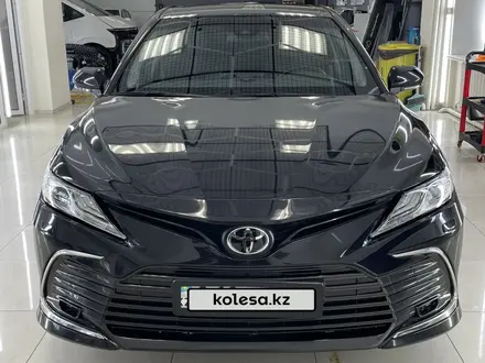 Toyota Camry 2021 года за 17 800 000 тг. в Астана – фото 5